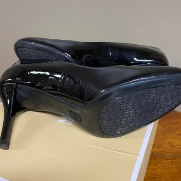 ******** - Picture 2 of 6